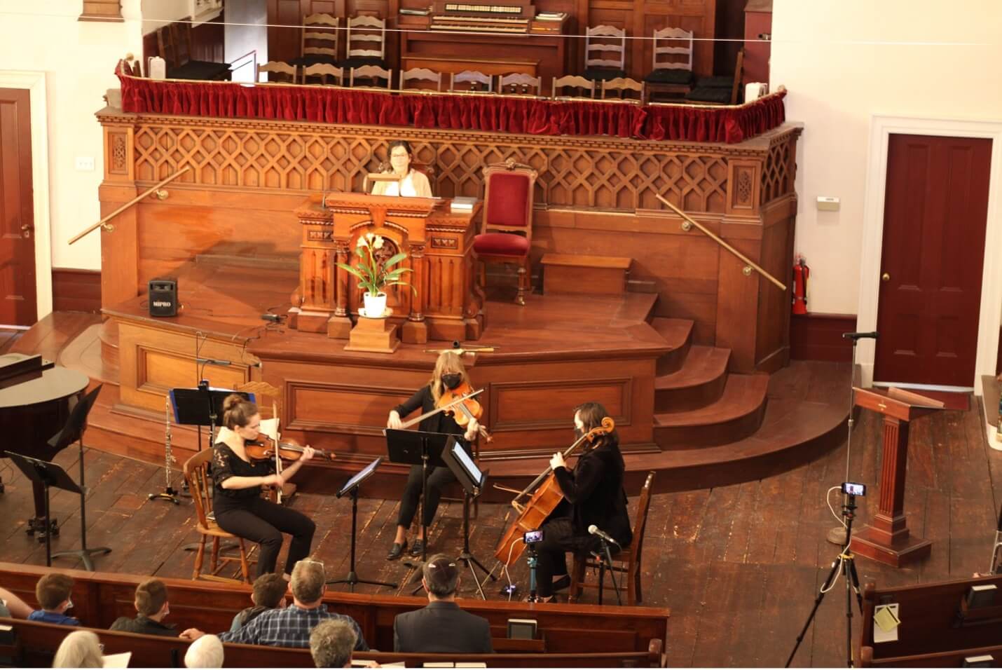 Composer Abigale Reisman performs her piece “Gedanken” for string trio with Anna Seda, cello and Rebecca Hallowell, viola